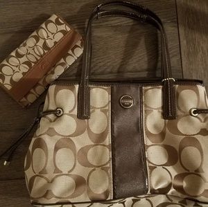 Authentic coach purse with trifold wallet